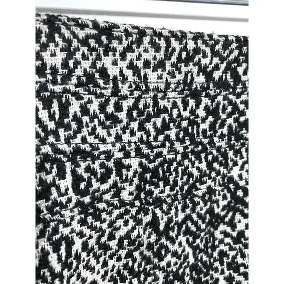 WHBM Black White Abstract Knee Length Pencil Skirt 4 Career Sophisticated Modest - Picture 3 of 8